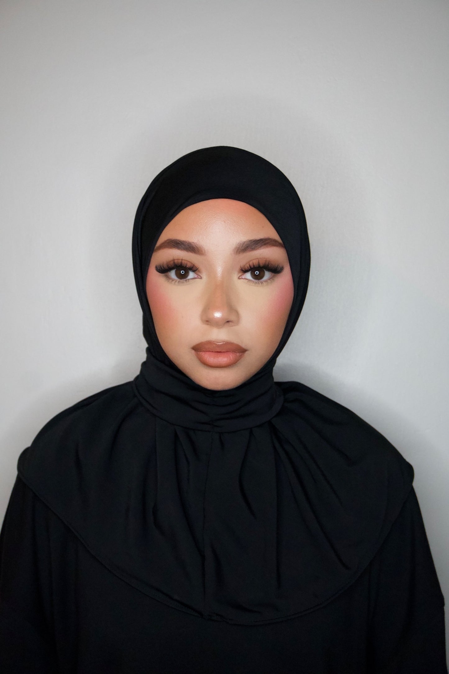 HIJAB CAGOULE NOIR À BOUTONS