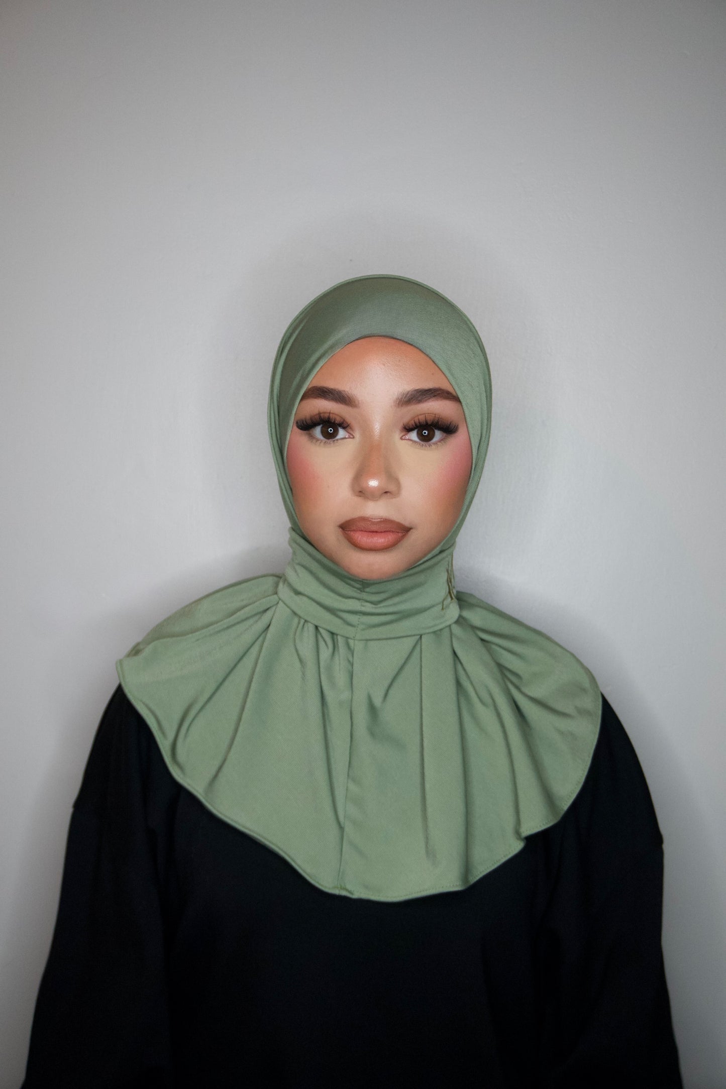 HIJAB CAGOULE À BOUTONS PISTACHE