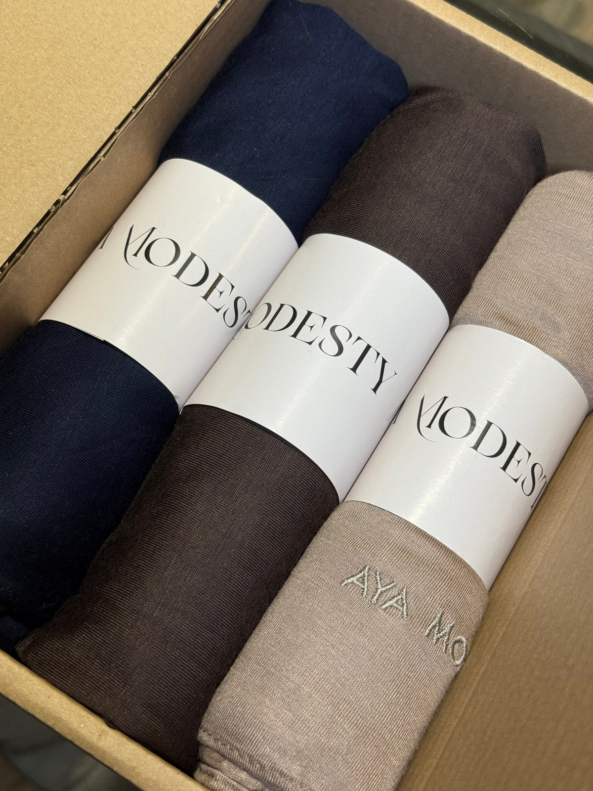 MODAL ESSENTIALS BOX