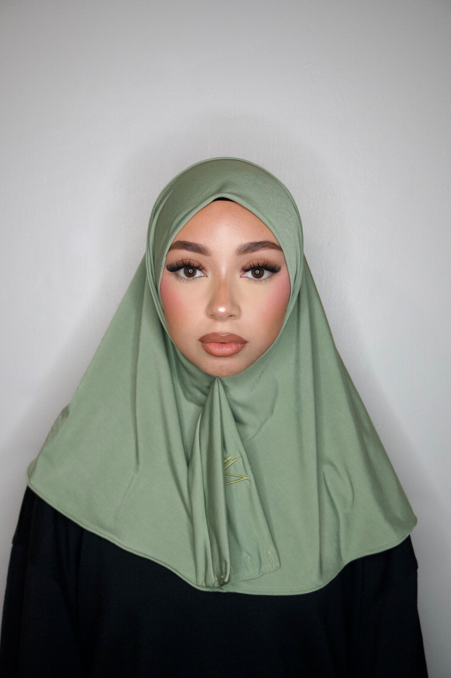 HIJAB CAGOULE À BOUTONS PISTACHE