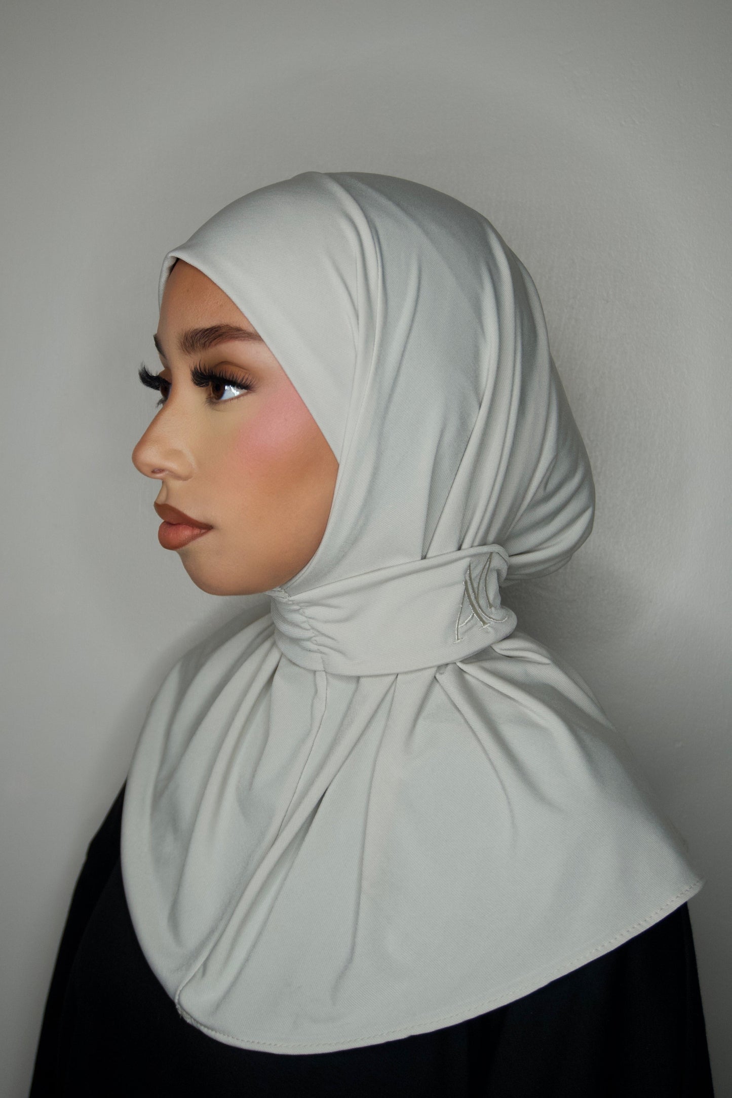 HIJAB CAGOULE À BOUTONS CREME