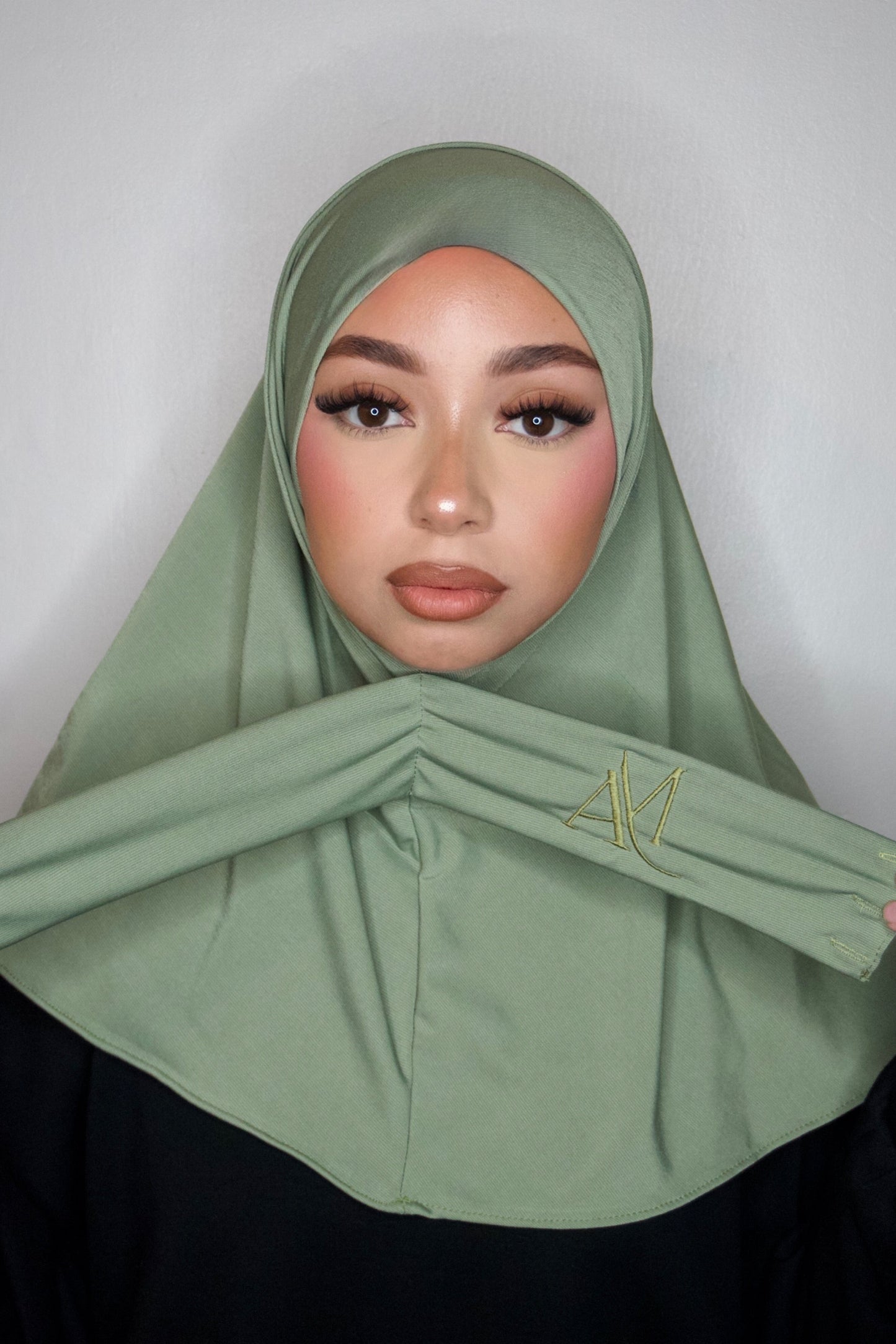 HIJAB CAGOULE À BOUTONS PISTACHE