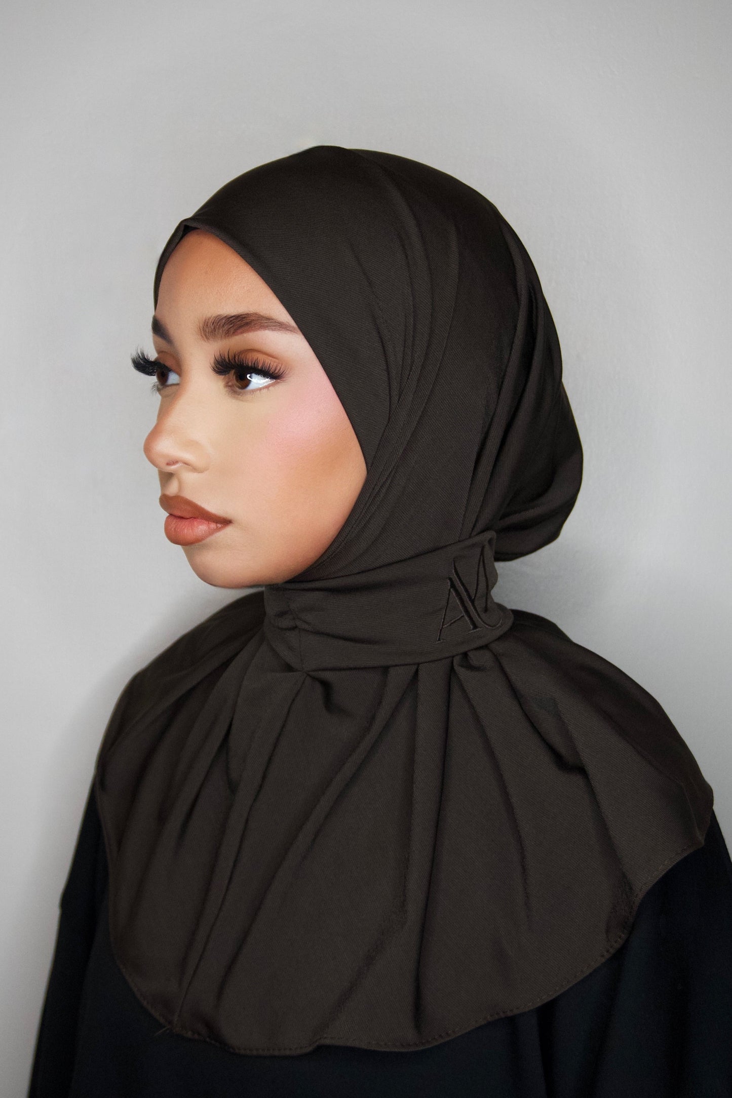 HIJAB CAGOULE À BOUTONS DARK BROWN