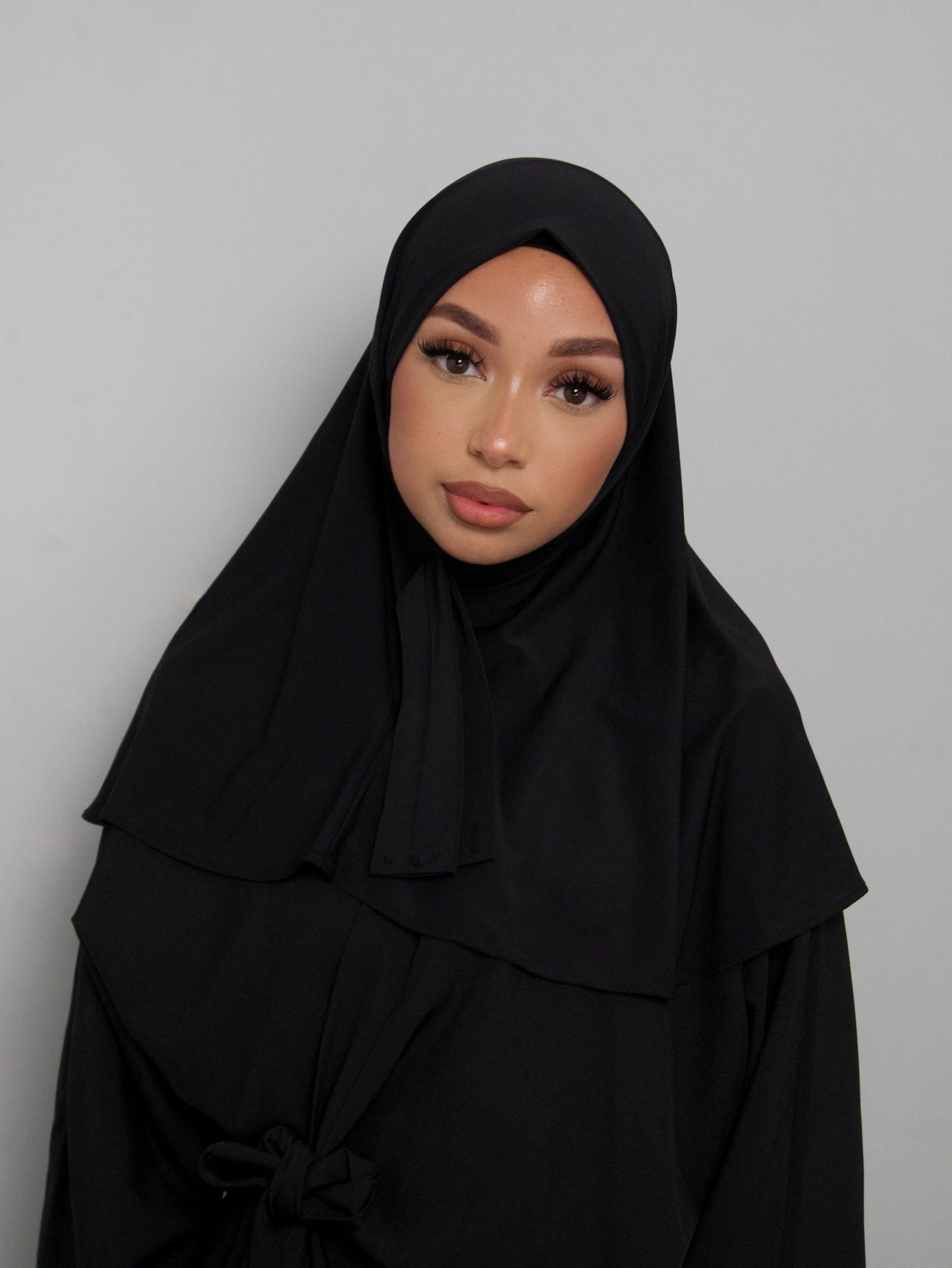 HIJAB CAGOULE NOIR À BOUTONS